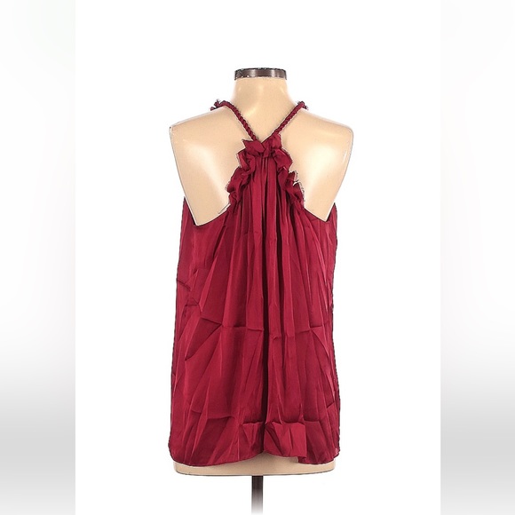 Red ruffle sleeveless top - Picture 2 of 2